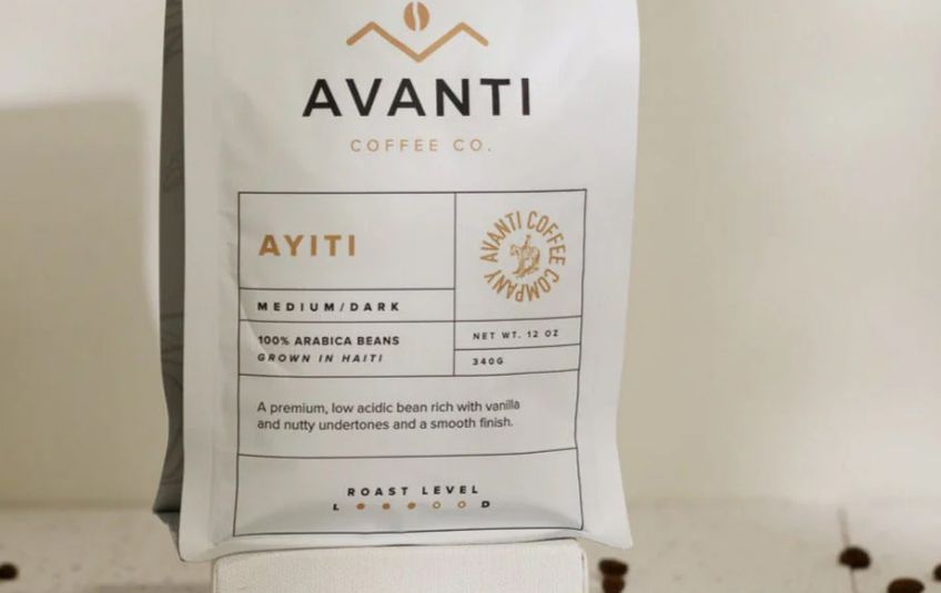Medium roast avanti coffee bag with coffee beans