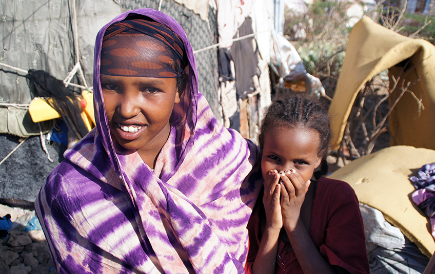 Minnesota Somali Community Bands Together to Send Food Home